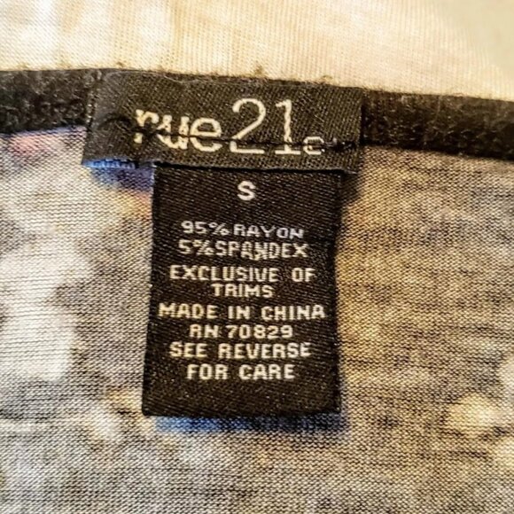 RUE 21 Top, Black White Pink Color Block Floral Rayon Short Sleeve Boho Casual S - Picture 5 of 10